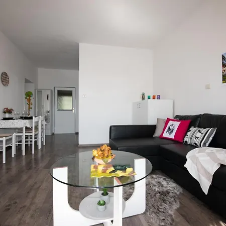 Blue Apartament Ika